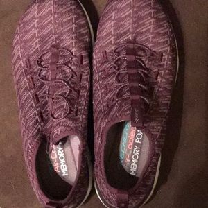 Skechers no lace sneakers